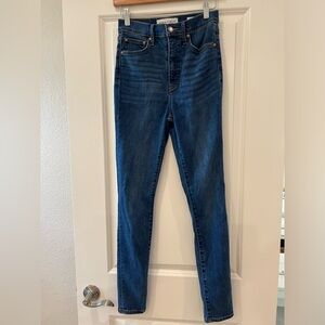 Aritzia Jeans - Denim Forum - Lola High Rise Skinny